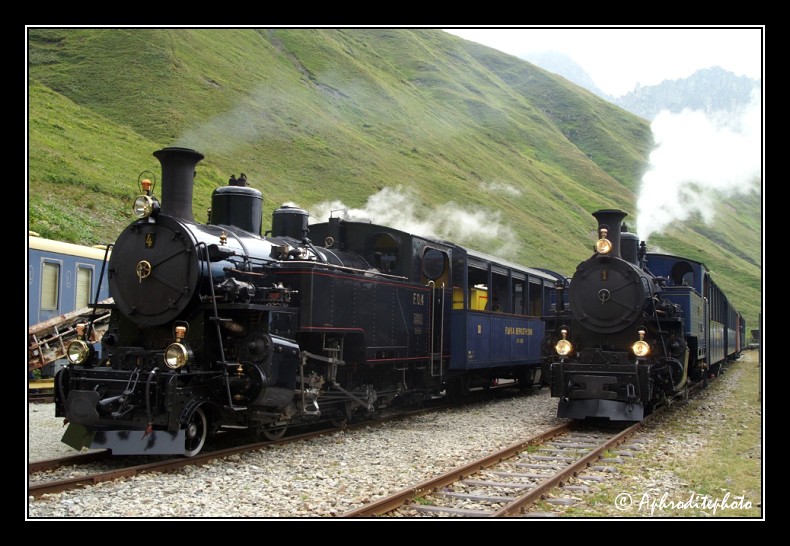38 Deux oldtimers côte à côte à 2163m